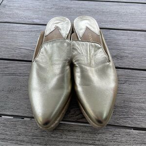 Ivanka Trump Xaylia Gold Leather Mule Slide Shoes 
Women’s Size 8
